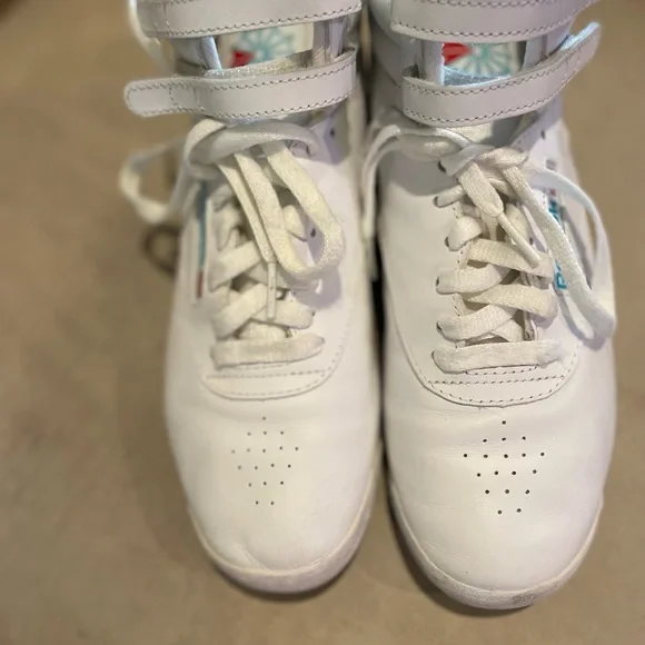 Reebok Lifestyle White Sneakers Freestyle Hi High Top stranger things - Picture 8 of 9